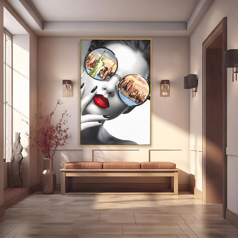 Tablou canvas cu tablou canvas cu portret femeie ochelari, in rama de aluminiu auriu